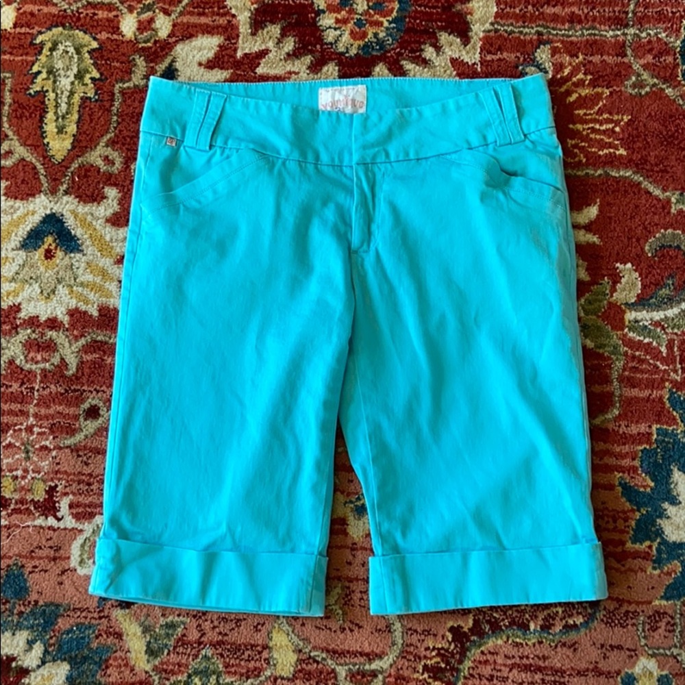 Light blue Bermuda shorts